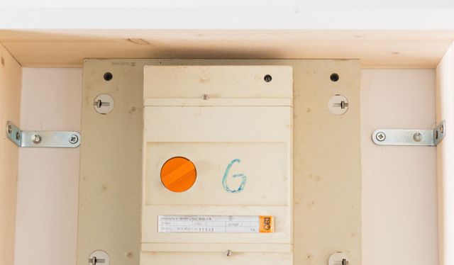 Comment cacher un compteur électrique ? Tutoriel pour fabriquer un