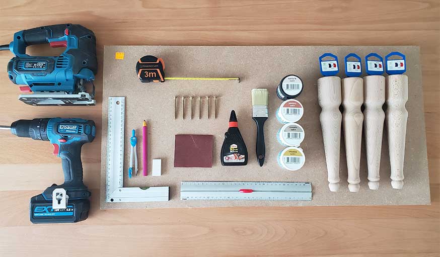 outils pour le tutoriel chaise enfant arc-en-ciel de Fée Maison 