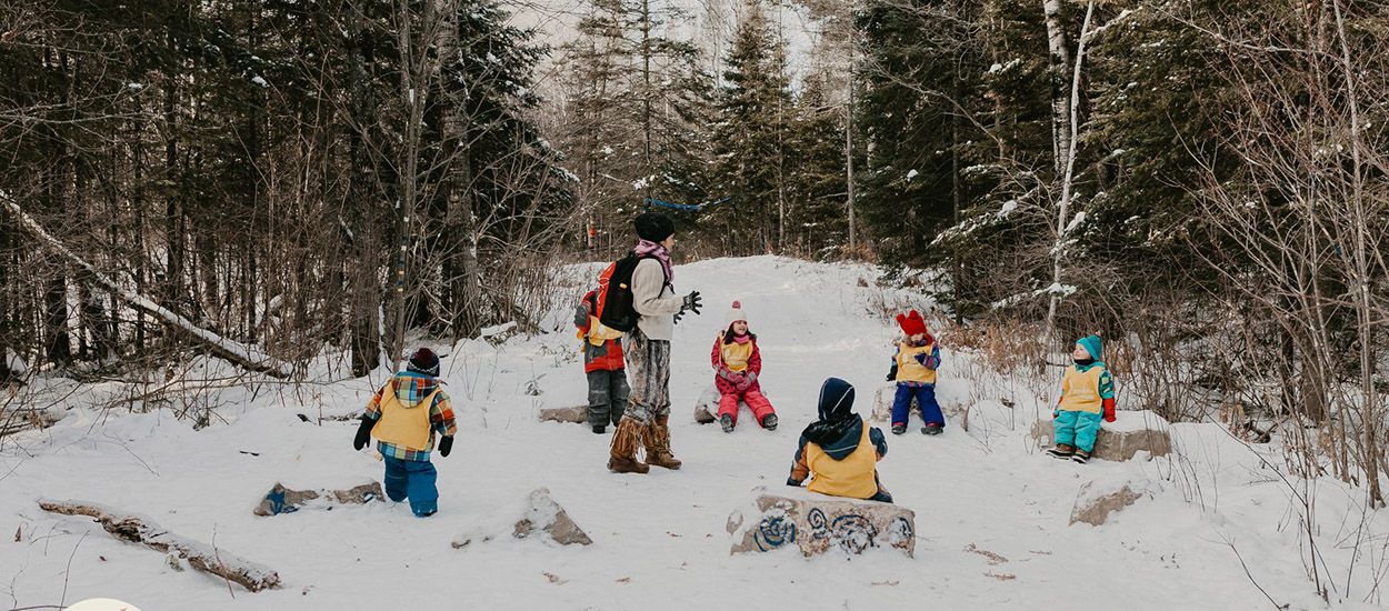 Garderie en plein air : et si votre enfant passait toutes ses journées dans la forêt ?