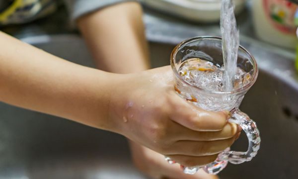 Récupérer l'eau de pluie pour la boire à la maison : bonne ou mauvaise idée ?