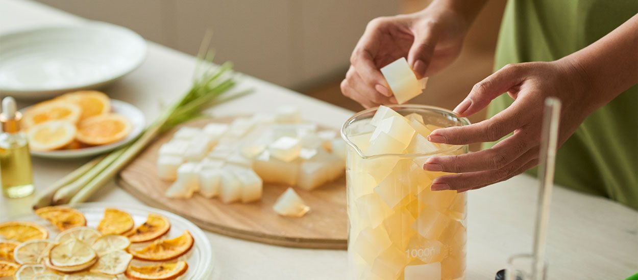 Zéro déchet : organisez un atelier DIY chez vous pour préparer vos cadeaux de Noël entre amis