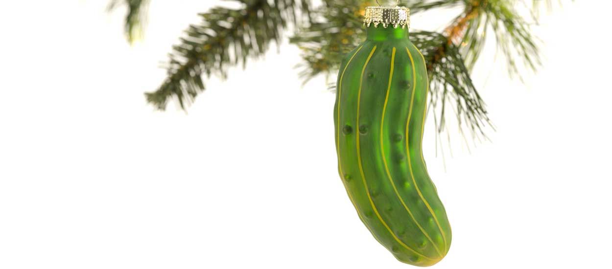 Drôle de tradition : pourquoi les Américains cachent-ils un cornichon dans leur sapin ?