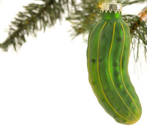 Drôle de tradition : pourquoi les Américains cachent-ils un cornichon dans leur sapin ?