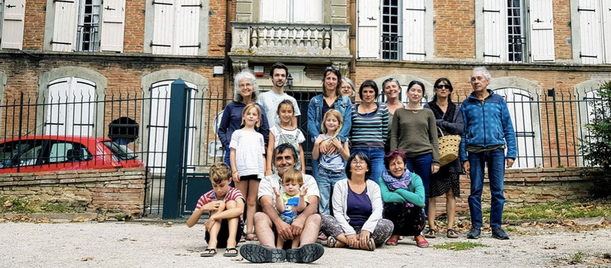 Ces 14 familles ont acheté ce château pour y vivre toutes ensemble