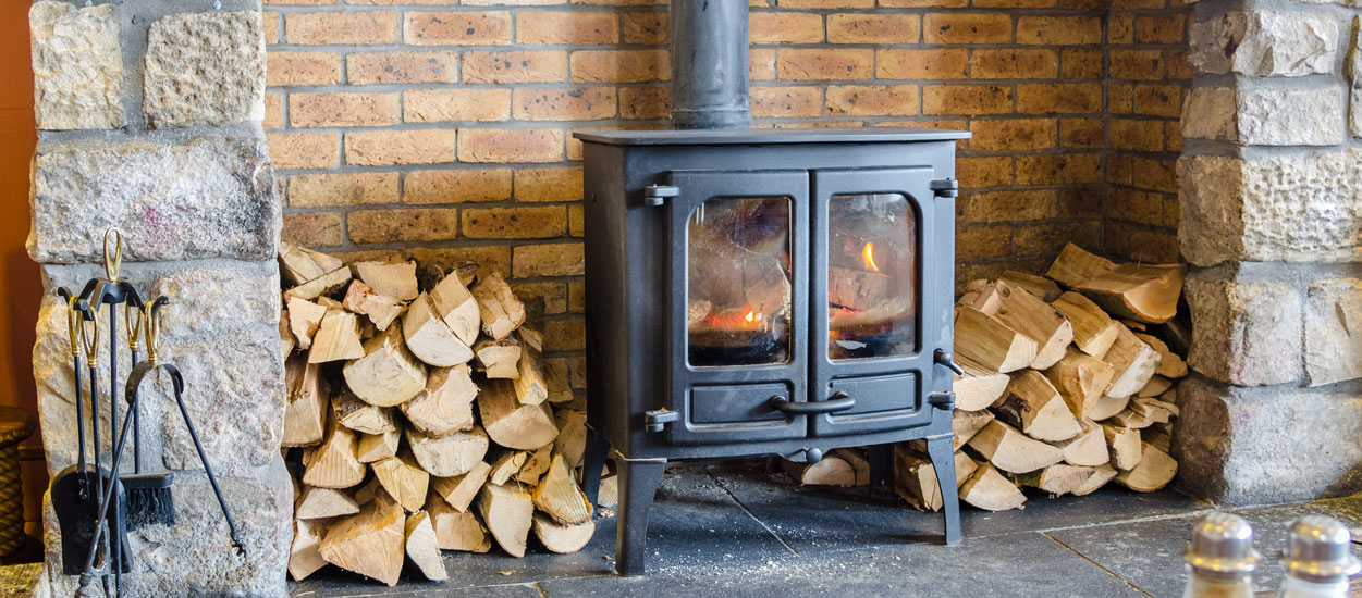 Voici le premier système pour allumer à distance son poêle à bûches ou