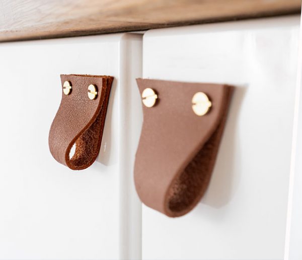 Comment fabriquer des poignées de meuble en cuir à petit prix ?