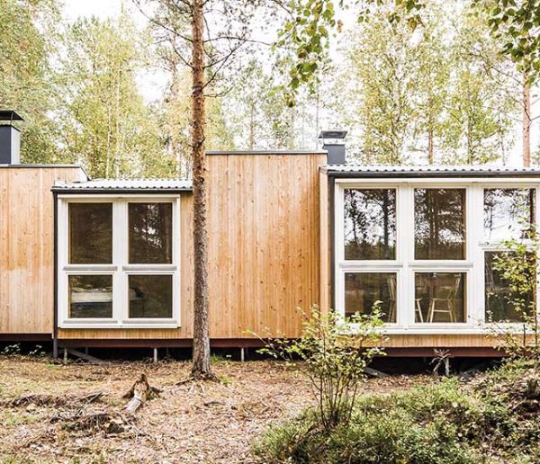 Ces deux amis ont construit une cabane de vacances en forêt pour 12 000 euros