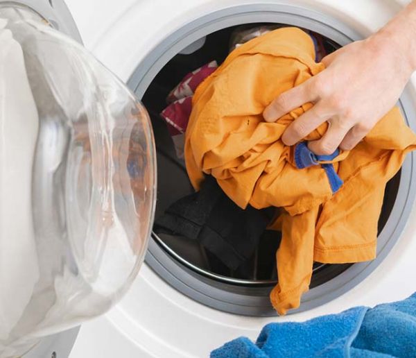 Lave-linge : 4 solutions pour réduire les microfibres plastiques