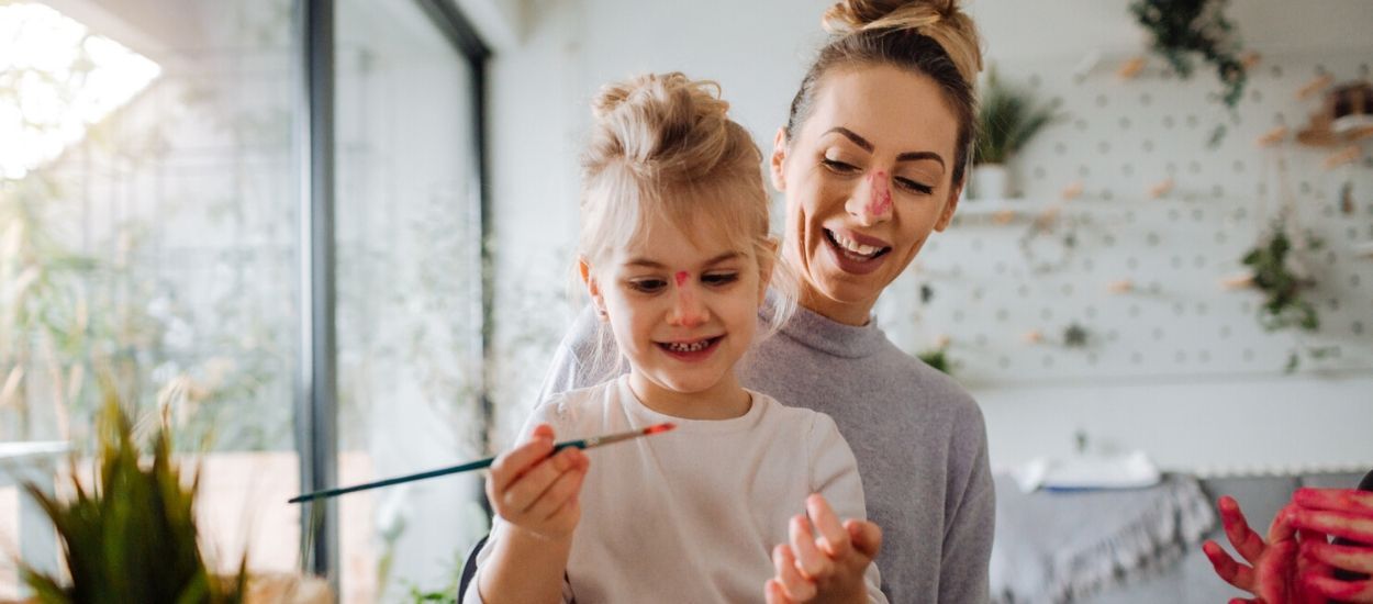 Enfants : 7 activités à faire à la maison avec les moyens du bord