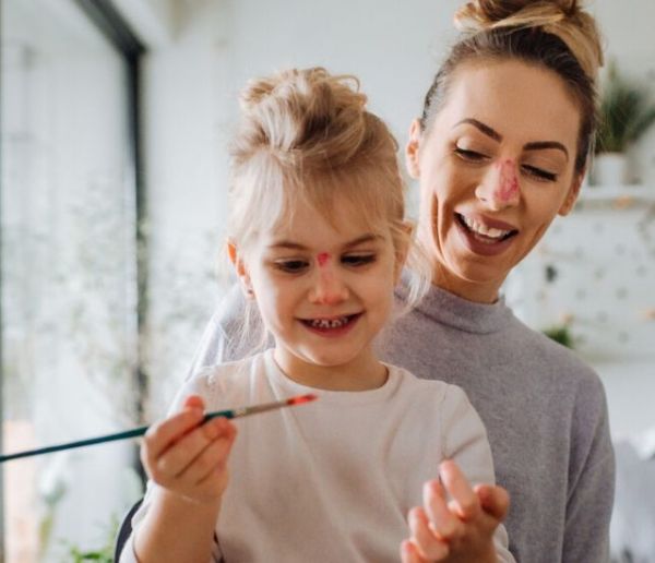 Enfants : 7 activités à faire à la maison avec les moyens du bord