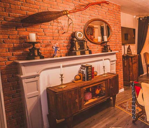 Ces passionnés ont recréé l'univers Harry Potter dans leur appartement