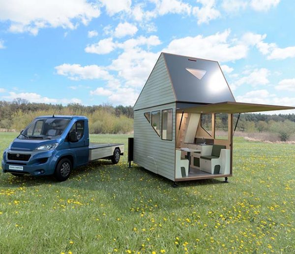 Dans ce camion se cache une minuscule tiny house extensible