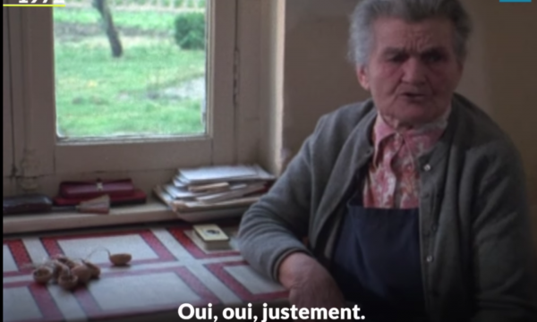 Amoureuse des oiseaux et de la nature, Lucienne mettait de la margarine dans les arbres