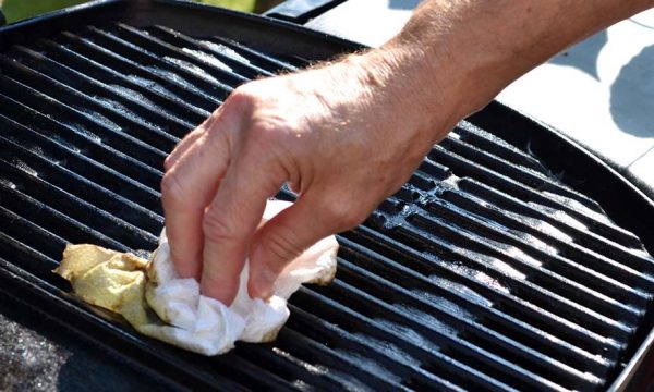 Comment nettoyer facilement son barbecue ?