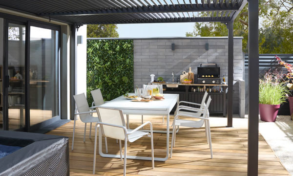 Comment aménager votre terrasse en différents espaces pour en profiter au maximum ?