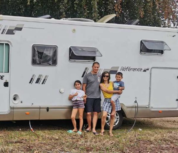 Cette famille part faire le tour d'Europe pendant un an en camping-car