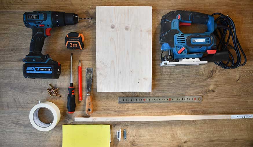 tutoriel fabriquer une vitrine à partir d'une vieille fenêtre matériaux