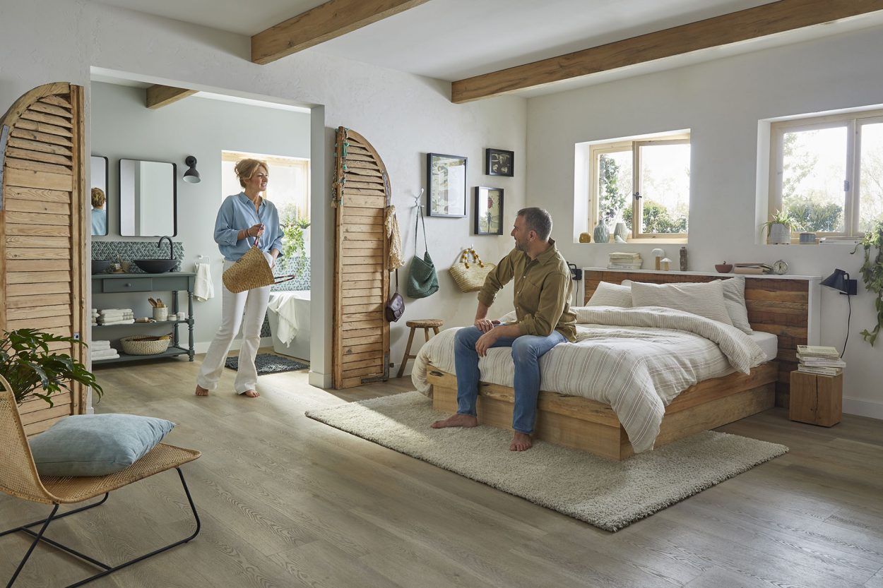 Une salle de bains chic et charme