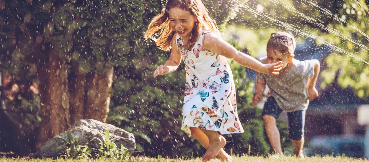 8 jeux d'eau à fabriquer pour rafraîchir les enfants dans le jardin