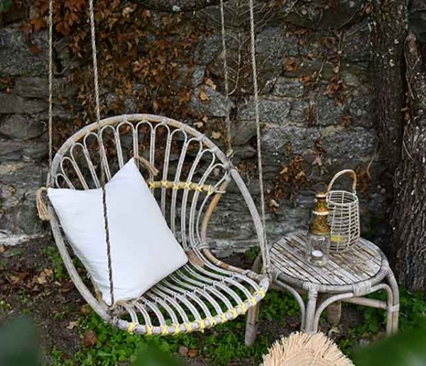 Tuto : Transformez un siège vintage en rotin en fauteuil suspendu