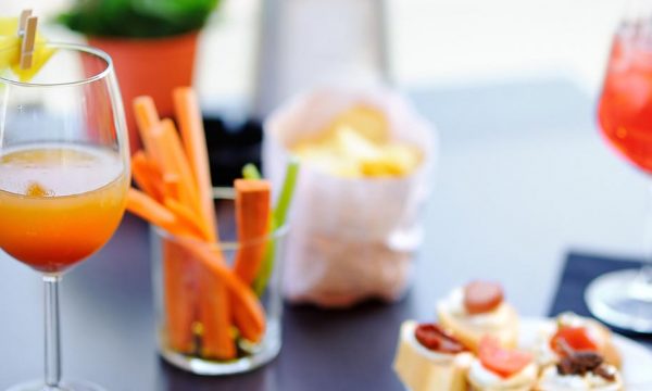 11 plantes à cultiver sur son balcon pour préparer l'apéro parfait