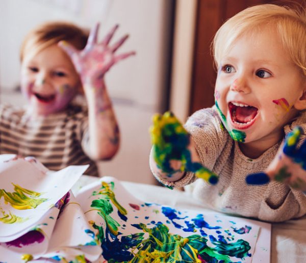 Comment développer la créativité des enfants à la maison ?
