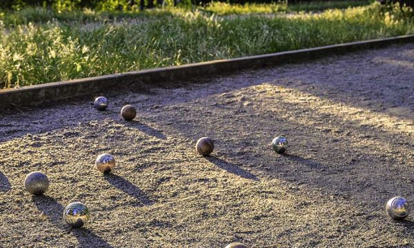 Comment construire un boulodrome à domicile ? Nos conseils de pro