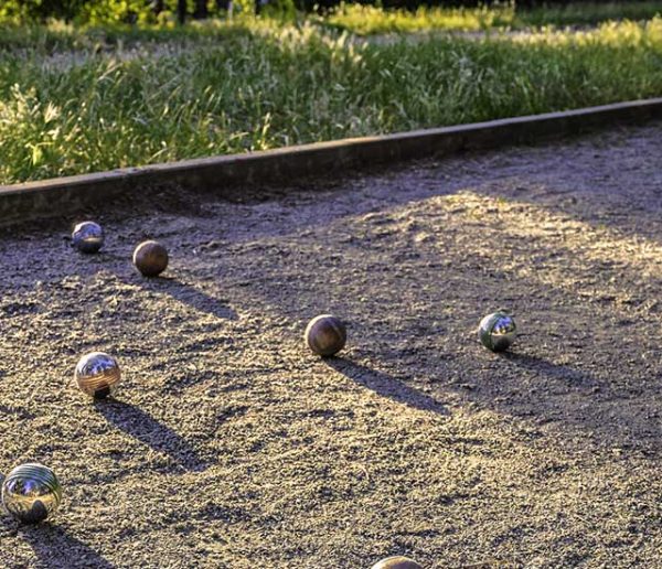 Comment construire un boulodrome à domicile ? Nos conseils de pro
