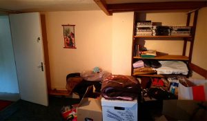 Avant / Après : Bricoleur débutant, il refait toute sa maison (et aménage une salle de ciné !)