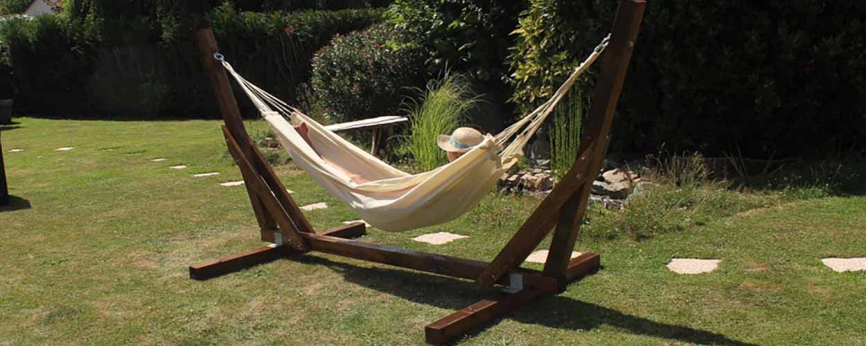 Tuto : Fabriquez un magnifique support de hamac en bois pour seulement 75 euros