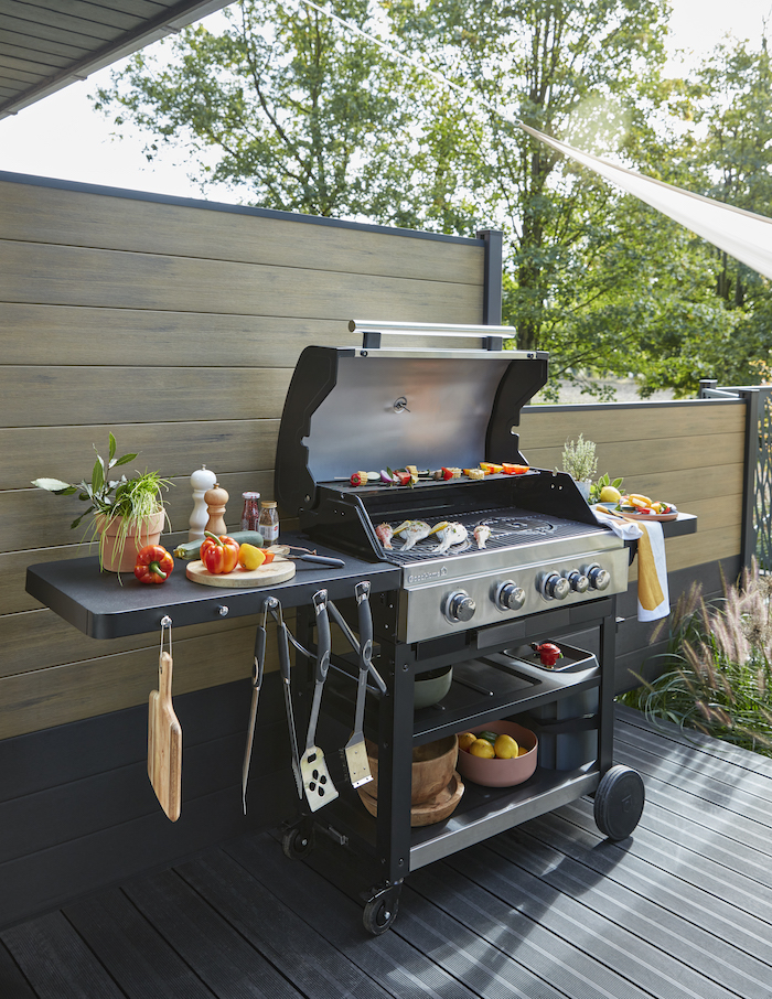 barbecue sur une terrasse