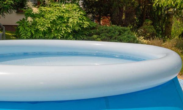 Peut-on arroser ses plantes avec l'eau de la piscine ?