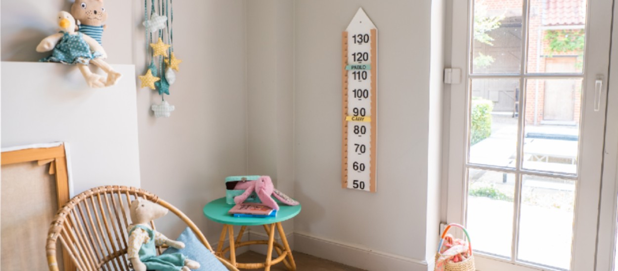 Tuto : Réalisez une jolie toise en bois pour la chambre de vos enfants
