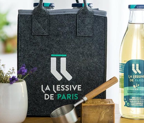 Une lessive dans des bouteilles consignées pour lutter contre les déchets des bidons en plastique