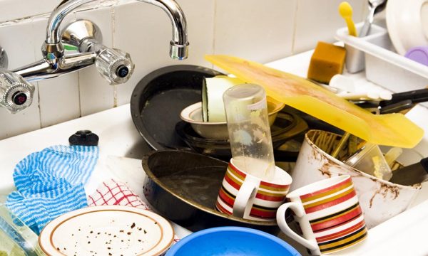 5 choses à faire pendant la vaisselle (pour se détendre ou gagner du temps)