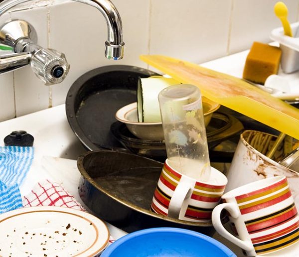 5 choses à faire pendant la vaisselle (pour se détendre ou gagner du temps)