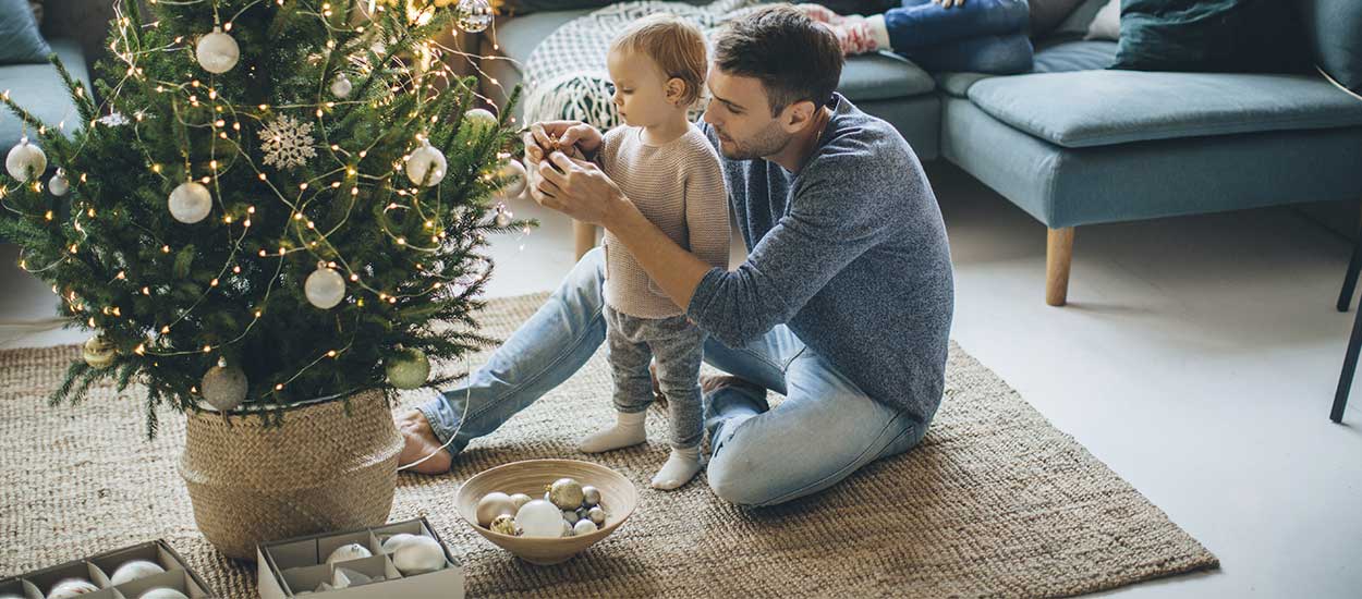 6 astuces DIY pour que votre sapin de Noël tienne bien