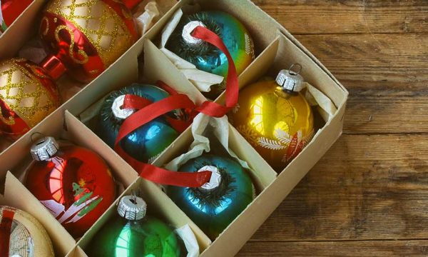 8 idées malignes pour ranger ses décos de Noël (pour ne plus rien casser)