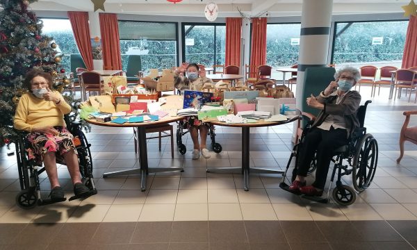 Cet Ehpad a reçu des centaines de lettres et cadeaux d'anonymes à destination de ses résidents