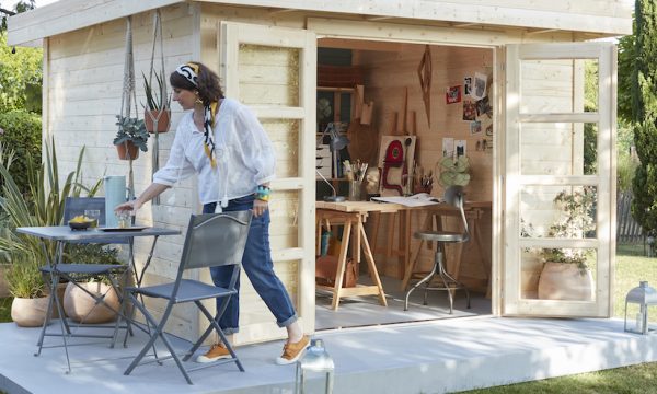 Transformez votre abri de jardin en atelier créatif