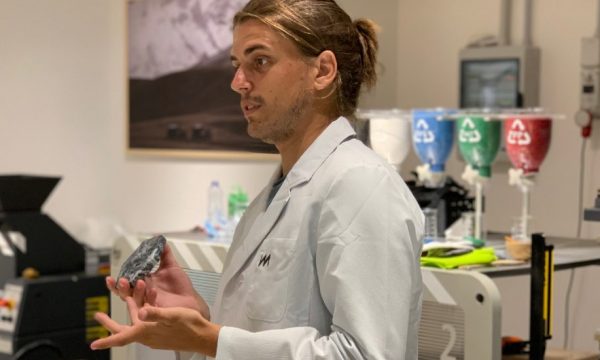M. et Mme Recyclage démontent les idées reçues sur le plastique (et sur le zéro déchet)