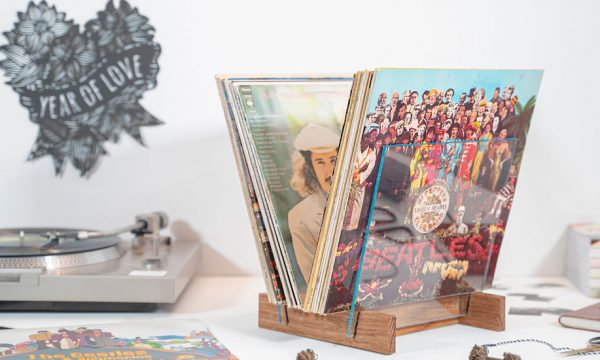 Tuto : Réalisez un support pratique et design pour vos disques vinyles