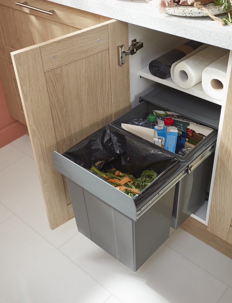 poubelles sous l'évier en cuisines