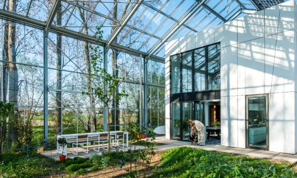 Ils connaissent le printemps éternel sous leur maison serre
