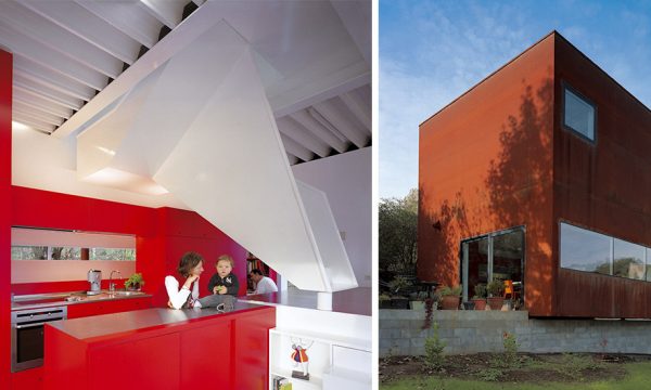 Cette maison cube minimaliste est devenue l'attraction d'un village belge