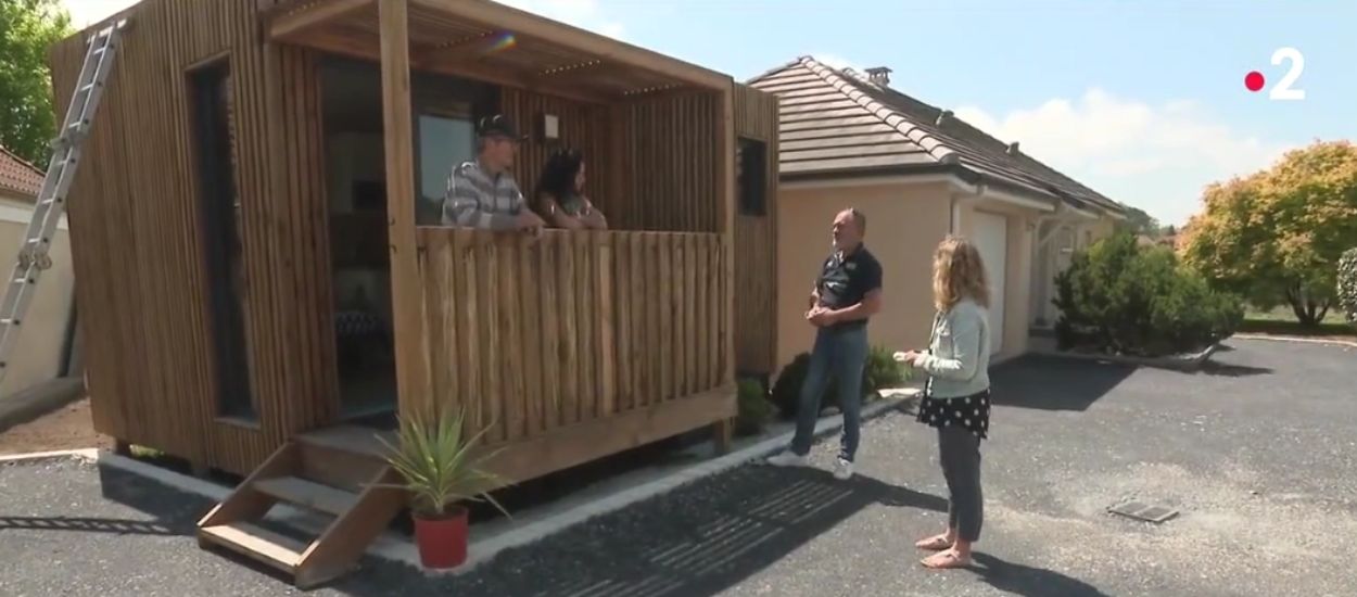 Pour loger son père octogénaire, Patrick installe avec sa femme un studio en bois dans le jardin