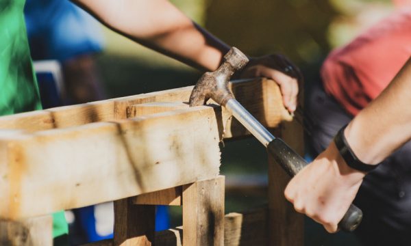 6 vidéos pour fabriquer des meubles originaux en palette