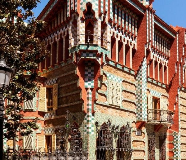 Pour 1 euro symbolique, tentez de dormir dans la première maison du célèbre architecte Gaudí