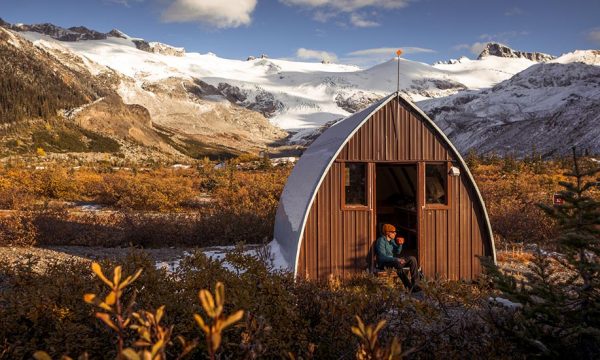 Vous voulez voyager gratuitement pendant 10 mois ? Airbnb recherche 12 volontaires !