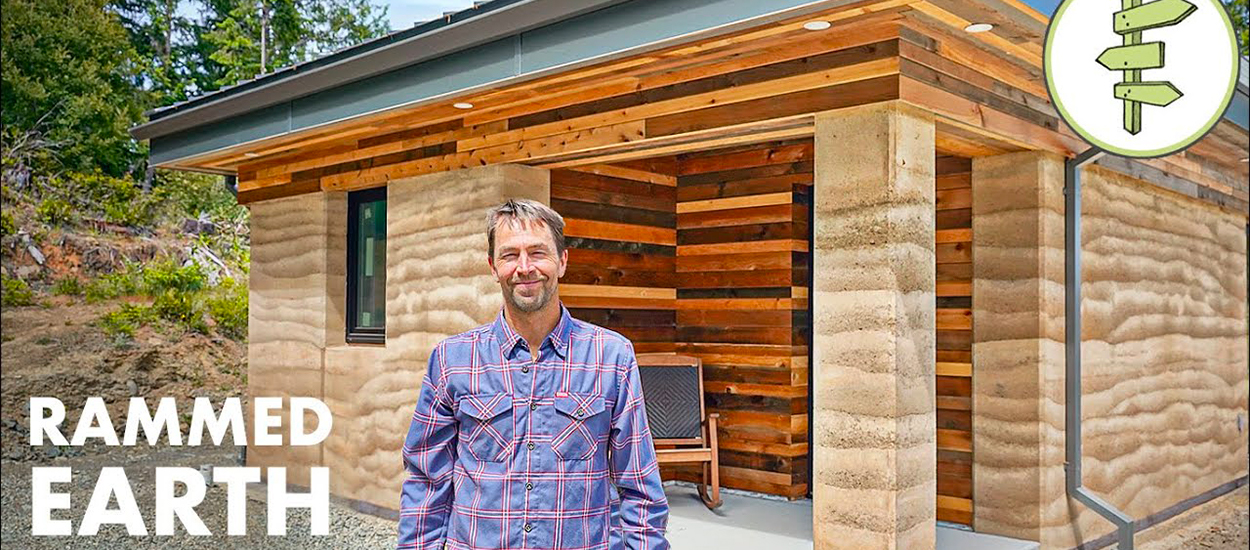 Comment cette maison durable a été construite en terre battue ?